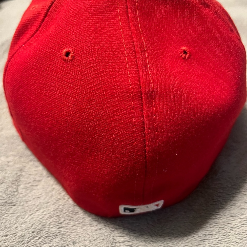 Fitted cap hat - Picture 2 of 3